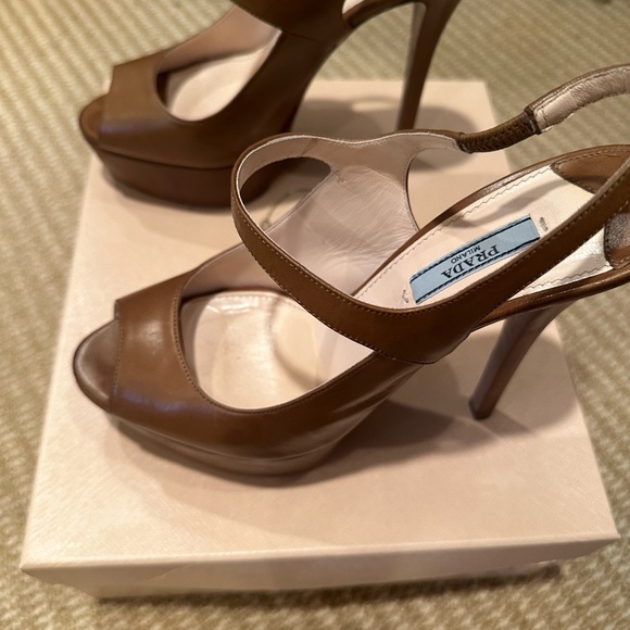 PRADA platform Maryjane 5” Carmel color shoe - Picture 7 of 7